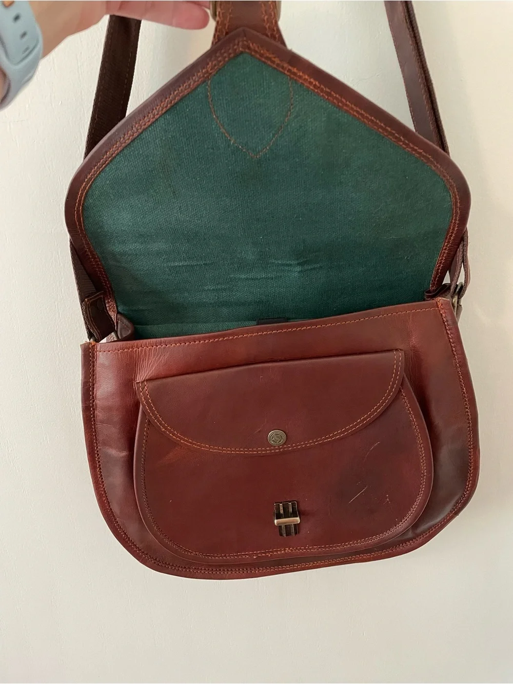 Classic Brown Leather Saddle Crossbody Bag